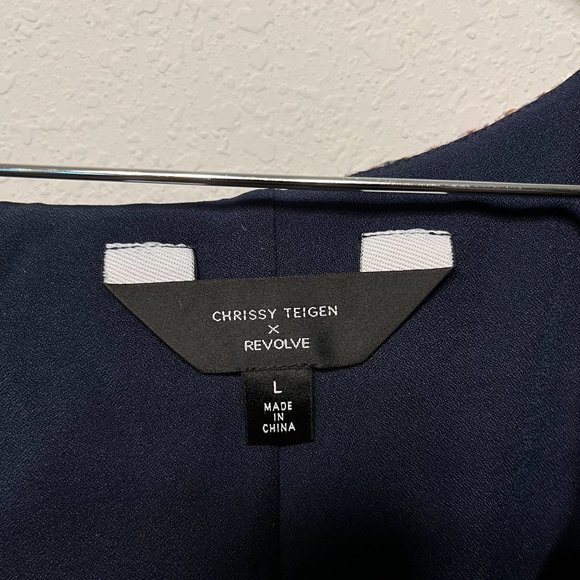 NEW Revolve x Chrissy Teigen Katsuya Velvet Wrap Floral Dress Size Large - Picture 3 of 6